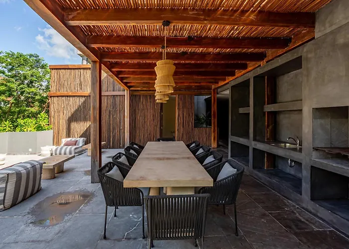 Modern 1br Jungle View Retreat In Humana With Rooftop Pool *
